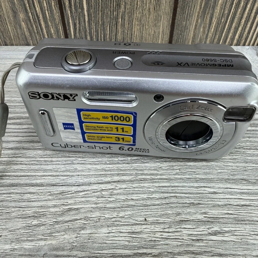 Sony Cyber-shot DSC-S600 6.0MP Digital Camera Silver PARTS ONLY READ